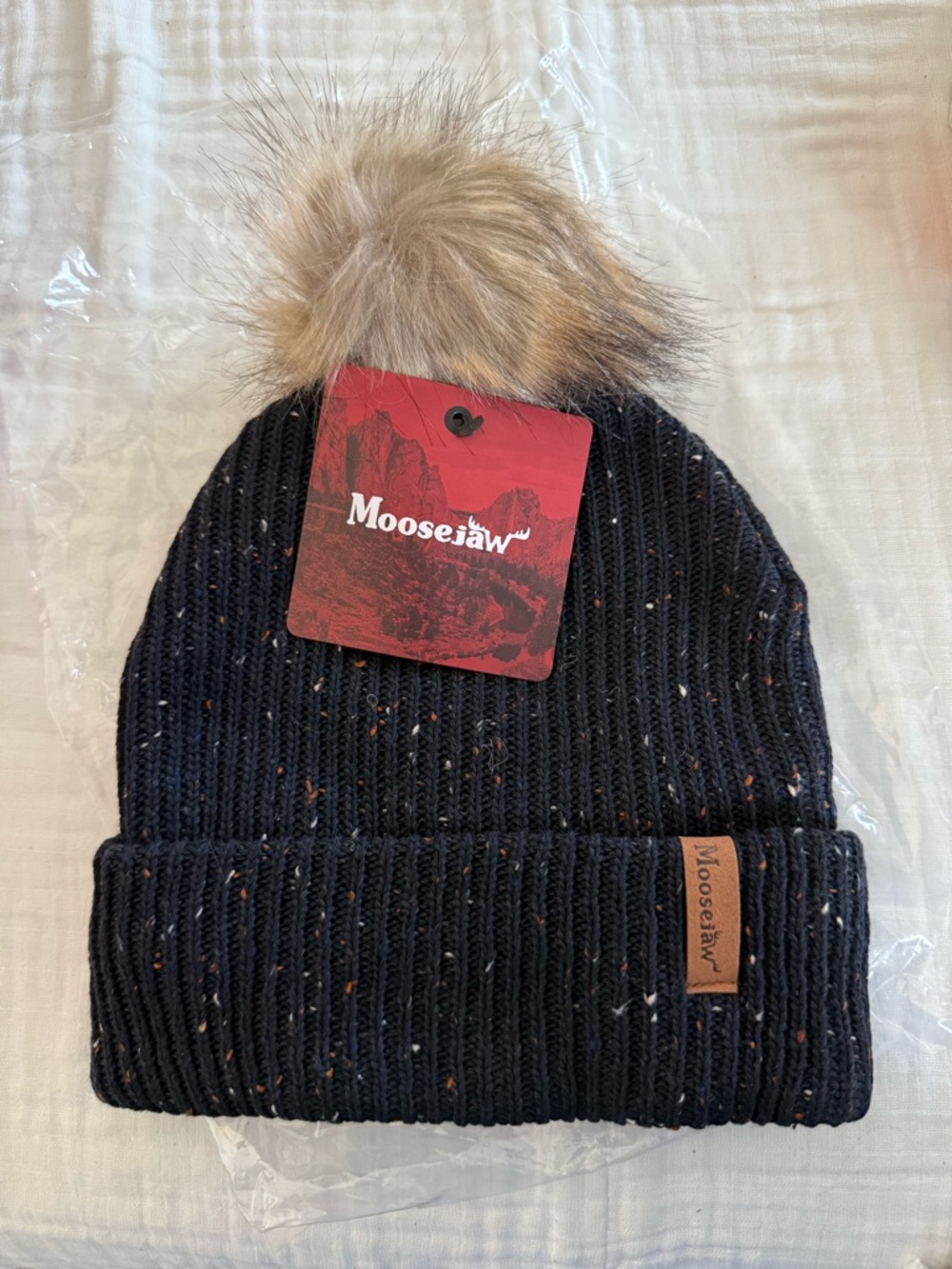 NWT Moosejaw Winterfetti Pom Cuff Beanie